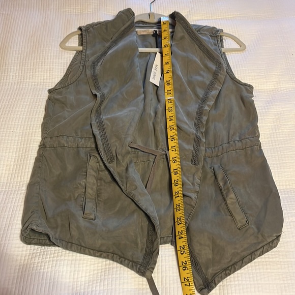 Military green cinch vest - Picture 9 of 9